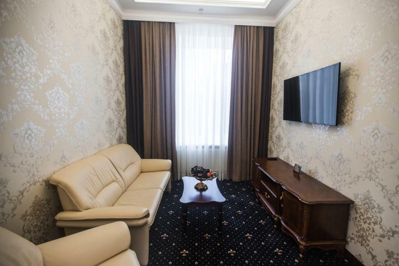 Готель Петрівський Kropywnyzkyj Exterior foto